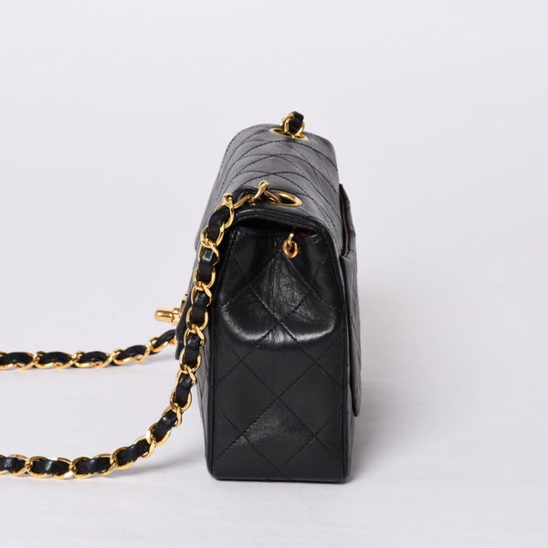 Very Good Condition CHANEL Mini Matelasse 17 S Flap S Chain Shoulder Bag No. 2 Coco Mark Lambskin Black Used 4a000934
