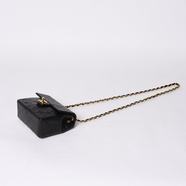 Very Good Condition CHANEL Mini Matelasse 17 S Flap S Chain Shoulder Bag No. 2 Coco Mark Lambskin Black Used 4a000934