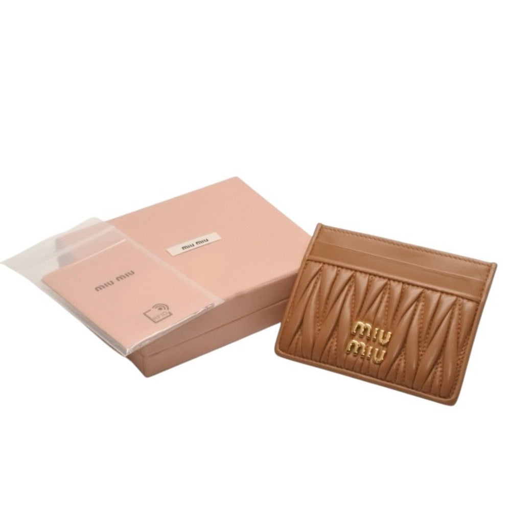 MIU MIU ミュウミュウ マテラッセ レザー カードケース キャメル ゴールド金具 レザー 美品 中古 4a000789