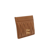 画像をギャラリービューアに読み込む, MIU MIU ミュウミュウ マテラッセ レザー カードケース キャメル ゴールド金具 レザー 美品 中古 4a000789