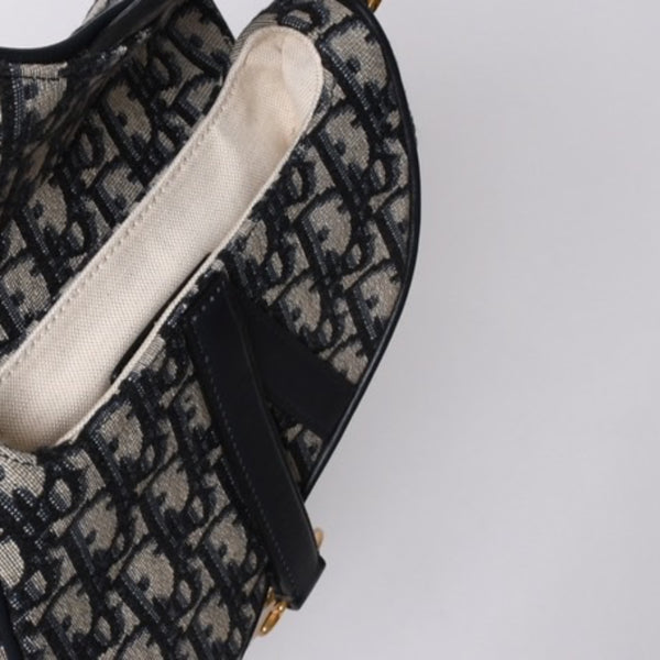 Very Good Condition Christian Dior Saddle Mini Bag Handbag M0456CTZQ Oblique Navy Used 4a000999