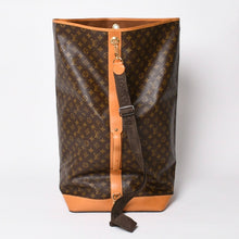 Load image into Gallery viewer, 極美品 LOUIS VUITTON ルイヴィトン サックマリーン バンドリエール M41235 PVC ヌメ革 ゴールド金具 中古 4a001025