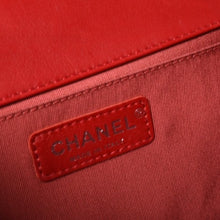画像をギャラリービューアに読み込む, 極美品 CHANEL シャネル ボーイシャネル ショルダーバッグ ラムスキン 20番台 レッド シルバー金具 中古 4a000911
