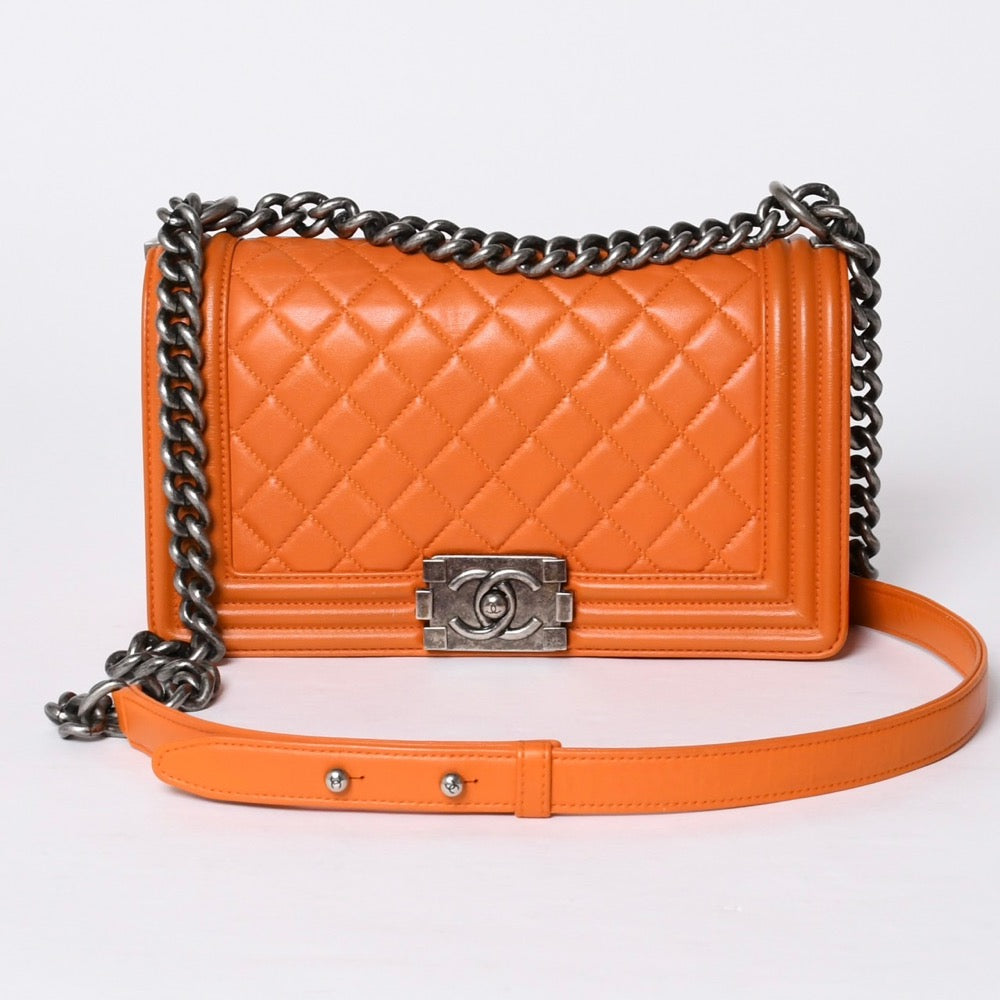 極美品 CHANEL シャネル ボーイシャネル ショルダーバッグ ラムスキン 20番台 オレンジ シルバー金具 中古 4a000913