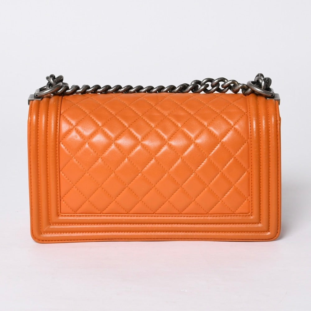 極美品 CHANEL シャネル ボーイシャネル ショルダーバッグ ラムスキン 20番台 オレンジ シルバー金具 中古 4a000913