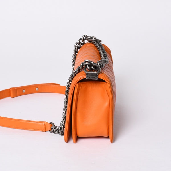 極美品 CHANEL シャネル ボーイシャネル ショルダーバッグ ラムスキン 20番台 オレンジ シルバー金具 中古 4a000913