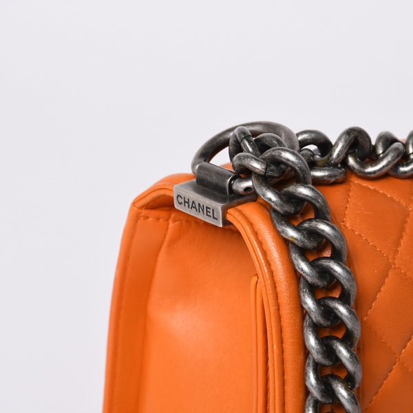 極美品 CHANEL シャネル ボーイシャネル ショルダーバッグ ラムスキン 20番台 オレンジ シルバー金具 中古 4a000913