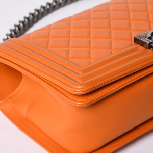 極美品 CHANEL シャネル ボーイシャネル ショルダーバッグ ラムスキン 20番台 オレンジ シルバー金具 中古 4a000913