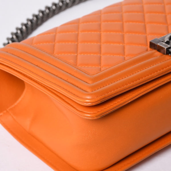極美品 CHANEL シャネル ボーイシャネル ショルダーバッグ ラムスキン 20番台 オレンジ シルバー金具 中古 4a000913
