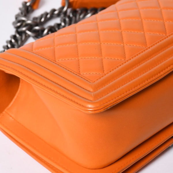 極美品 CHANEL シャネル ボーイシャネル ショルダーバッグ ラムスキン 20番台 オレンジ シルバー金具 中古 4a000913