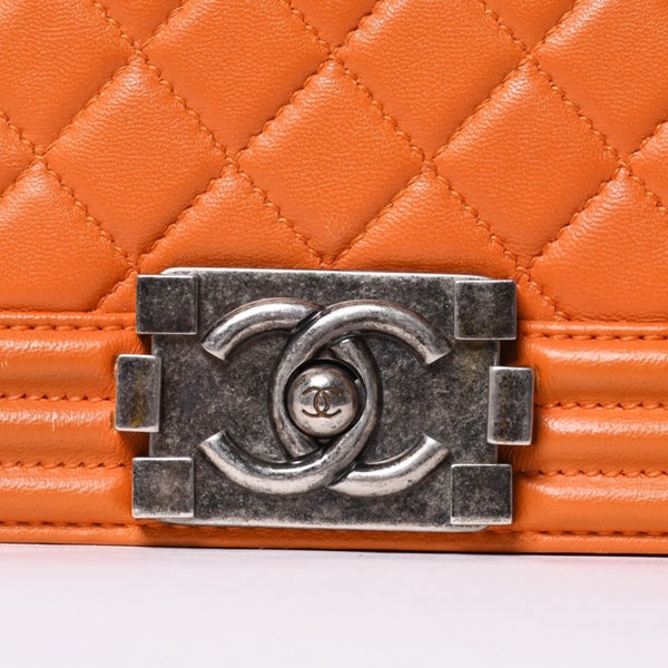 極美品 CHANEL シャネル ボーイシャネル ショルダーバッグ ラムスキン 20番台 オレンジ シルバー金具 中古 4a000913