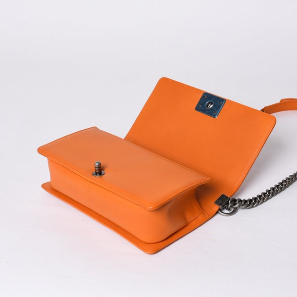 極美品 CHANEL シャネル ボーイシャネル ショルダーバッグ ラムスキン 20番台 オレンジ シルバー金具 中古 4a000913