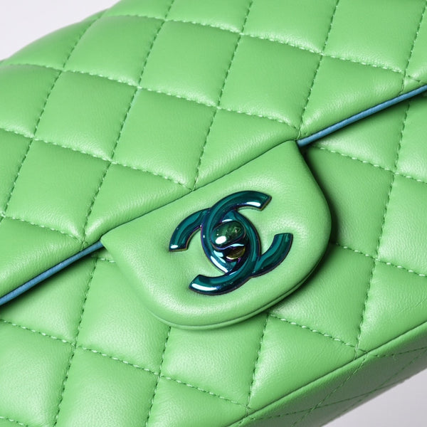 Very Good Condition CHANEL Mini Matelasse 20 S Flap S Chain Shoulder Bag No. 31 Coco Mark Lambskin Green Used 4a001225