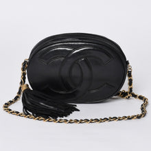 画像をギャラリービューアに読み込む, CHANEL シャネル チェーンショルダーバッグ 1番台 ココマークパッチ ラムスキン フリンジ ブラック ゴールド金具 美品 中古 4a000933