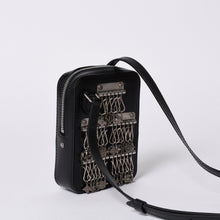 画像をギャラリービューアに読み込む, 極美品 LOUIS VUITTON ルイヴィトン ダヌーブメッセンジャー ショルダーバッグ M53975 ブラック シルバー金具 中古 4a000904