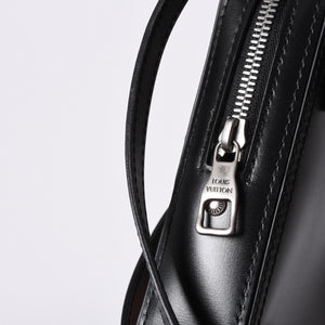 Very good condition LOUIS VUITTON Danube Messenger shoulder bag M53975 Black Silver hardware Used 4a000904