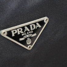 画像をギャラリービューアに読み込む, PRADA プラダ ホーボー ワンショルダーバッグ MV515 トライアングルロゴ 三角ロゴプレート ナイロン ホーボー ブラック 美品 中古 4a000858
