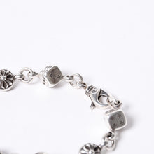 画像をギャラリービューアに読み込む, 極美品 CHROME HEARTS クロムハーツ ダイス&amp;クロスボール ブレスレット 9リンク 重量約40g 全長約20cm シルバ−925 中古 4a001134