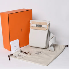 Like new Hermes Kelly Akkad PM B engraved one shoulder bag White silver hardware Used 4a001434