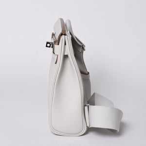 Like new Hermes Kelly Akkad PM B engraved one shoulder bag White silver hardware Used 4a001434