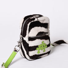 画像をギャラリービューアに読み込む, 極美品 CHROME HEARTS クロムハーツ TAKA MINI ショルダーバッグ セメタリー クロスパッチ ハラコ ゼブラ グリーン 中古 4a001431