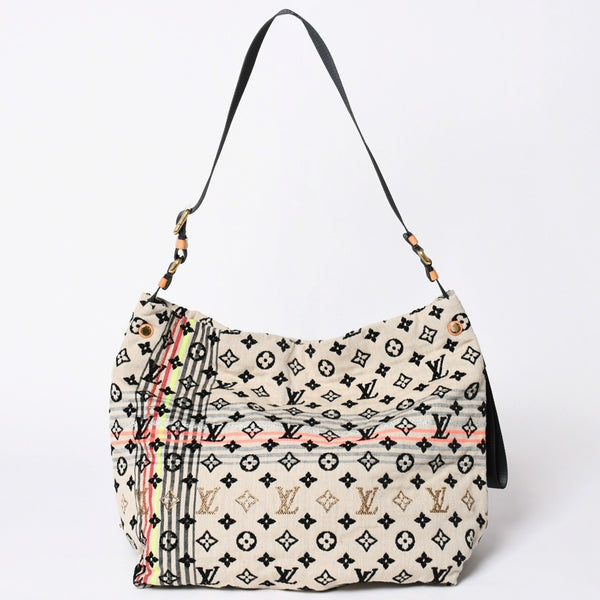 Very good condition LOUIS VUITTON Scrunchie Bohemian Shoulder Bag M40359 Monogram Canvas Beige Multicolor Used 4a001163
