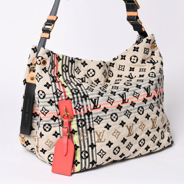 Very good condition LOUIS VUITTON Scrunchie Bohemian Shoulder Bag M40359 Monogram Canvas Beige Multicolor Used 4a001163