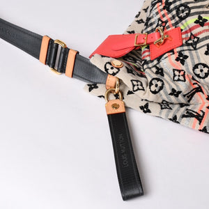 Very good condition LOUIS VUITTON Scrunchie Bohemian Shoulder Bag M40359 Monogram Canvas Beige Multicolor Used 4a001163