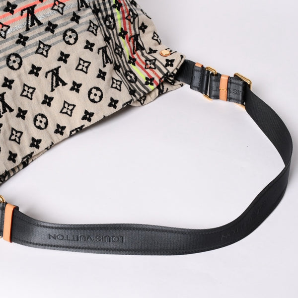 Very good condition LOUIS VUITTON Scrunchie Bohemian Shoulder Bag M40359 Monogram Canvas Beige Multicolor Used 4a001163
