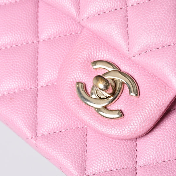 Like new CHANEL Chanel Matelasse 25 W flap W chain shoulder bag A01112 Random number here mark caviar skin used 4a001174