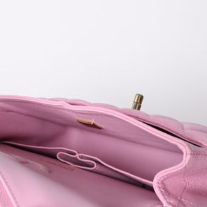 Like new CHANEL Chanel Matelasse 25 W flap W chain shoulder bag A01112 Random number here mark caviar skin used 4a001174