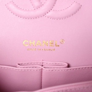 Like new CHANEL Chanel Matelasse 25 W flap W chain shoulder bag A01112 Random number here mark caviar skin used 4a001174