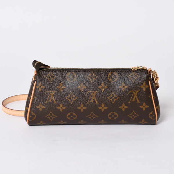 Like new LOUIS VUITTON Pochette Eva Monogram M95567 Brown Gold hardware Used 4a001176