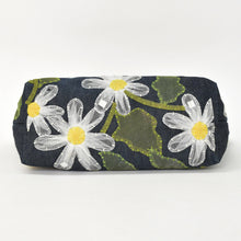 画像をギャラリービューアに読み込む, FENDI フェンディ ハンドバッグ DENIM デニム FLOWER フラワー Applique アップリケ ネイビー 美品 中古 4a001181
