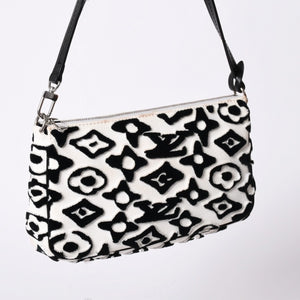 LOUIS VUITTON Pochette Accessory Pouch M45565 Monogram Taffetage Good Condition Used 4a001332