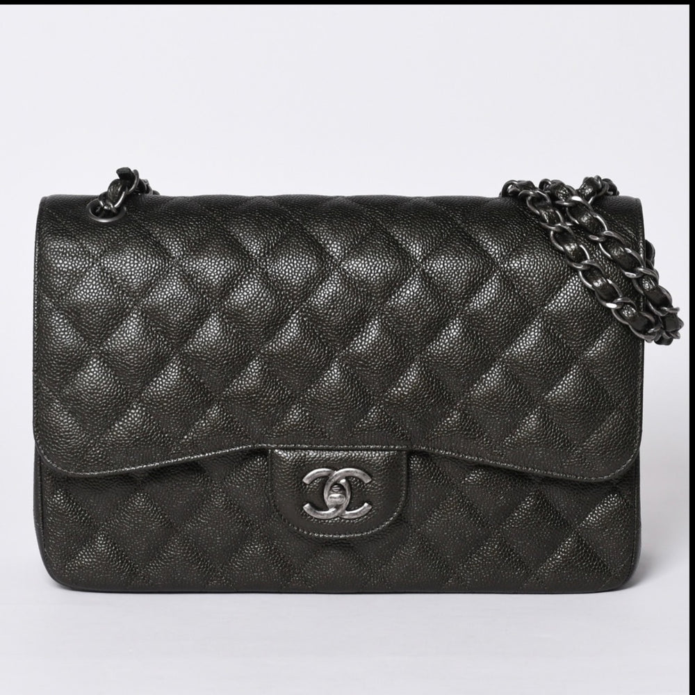 新品未使用 CHANEL シャネル デカマトラッセ30 Wフラップ Wチェーンショルダーバッグ A58600 24番台 ココマーク キャビアスキン 中古 4a001274