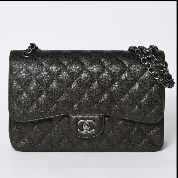 新品未使用 CHANEL シャネル デカマトラッセ30 Wフラップ Wチェーンショルダーバッグ A58600 24番台 ココマーク キャビアスキン 中古 4a001274