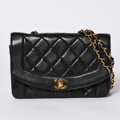 Very good condition CHANEL Diana 22 S flap S chain shoulder bag No. 3 here mark lambskin black gold hardware used 4a001231
