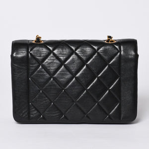 Very good condition CHANEL Diana 22 S flap S chain shoulder bag No. 3 here mark lambskin black gold hardware used 4a001231