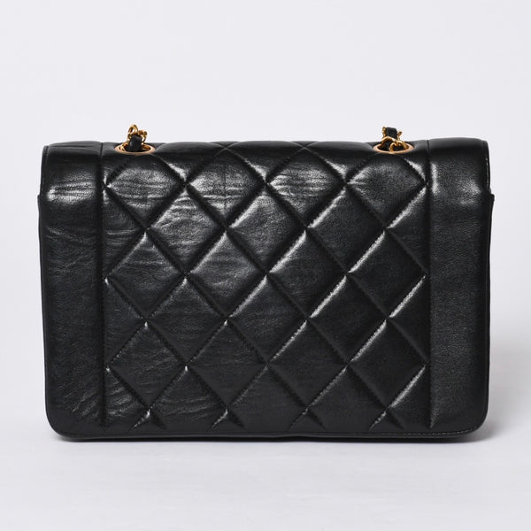 Very good condition CHANEL Diana 22 S flap S chain shoulder bag No. 3 here mark lambskin black gold hardware used 4a001231