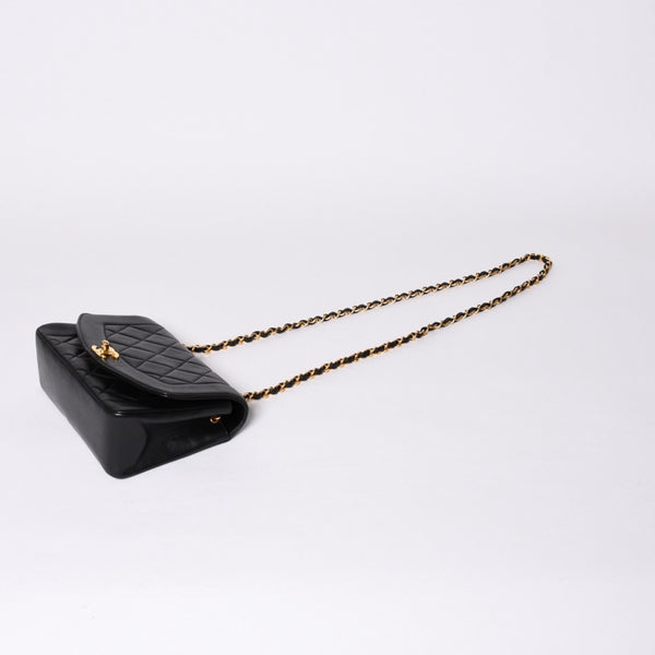 Very good condition CHANEL Diana 22 S flap S chain shoulder bag No. 3 here mark lambskin black gold hardware used 4a001231
