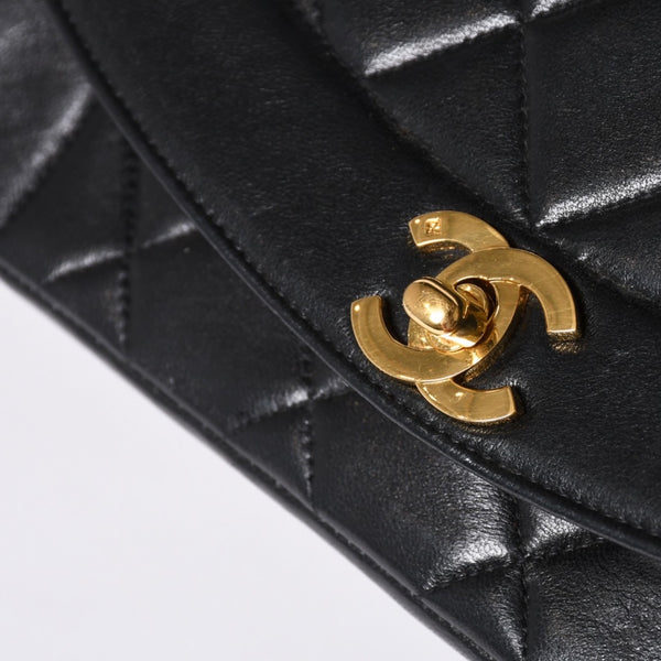 Very good condition CHANEL Diana 22 S flap S chain shoulder bag No. 3 here mark lambskin black gold hardware used 4a001231