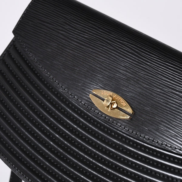 極美品 LOUIS VUITTON ルイヴィトン エピプレブール ショルダーバッグ M52562 エピレザー ブラック ゴールド金具 中古 4a000173