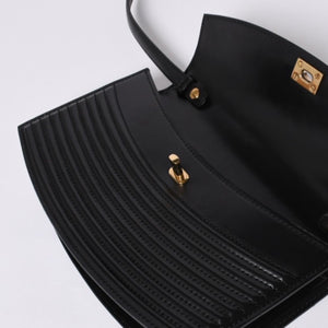 極美品 LOUIS VUITTON ルイヴィトン エピプレブール ショルダーバッグ M52562 エピレザー ブラック ゴールド金具 中古 4a000173