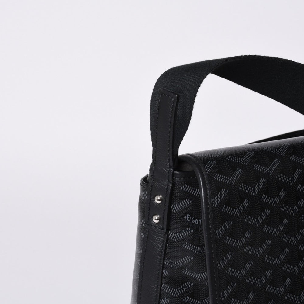 Like new GOYARD Capetian MM Messenger Shoulder Bag Jet Black So Limited Used 4a001221