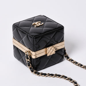 Very Good Condition CHANEL Mini Bag Charm Matelasse Chain Shoulder AP3154 Random Number Quilted Lambskin Gold Hardware Used 4a001232