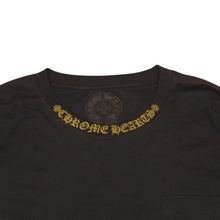 画像をギャラリービューアに読み込む, 新品未使用 CHROME HEARTS クロムハーツ 長袖Tシャツ サイズXL ネックロゴ オールドイングリッシュロゴ ブラック 中古 4a001317