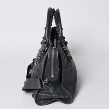 画像をギャラリービューアに読み込む, 新品未使用品 BALENCIAGA バレンシアガ ジャイアントシティ Giant City 204529 カーキ 2WAY Bag レース調 中古 4a001347