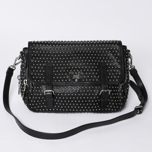 PRADA プラダ スタッズ ミディアム BT861S ショルダーバッグ レザー ブラック 美品 中古 4a001059