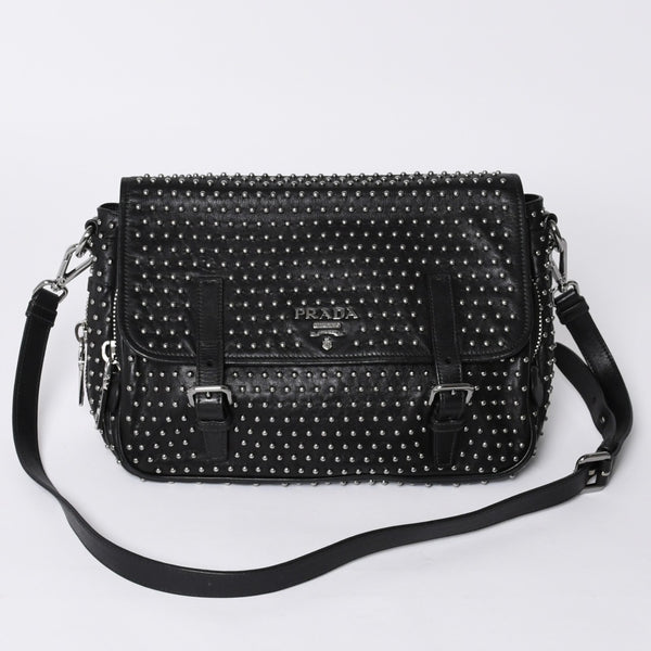 PRADA プラダ スタッズ ミディアム BT861S ショルダーバッグ レザー ブラック 美品 中古 4a001059